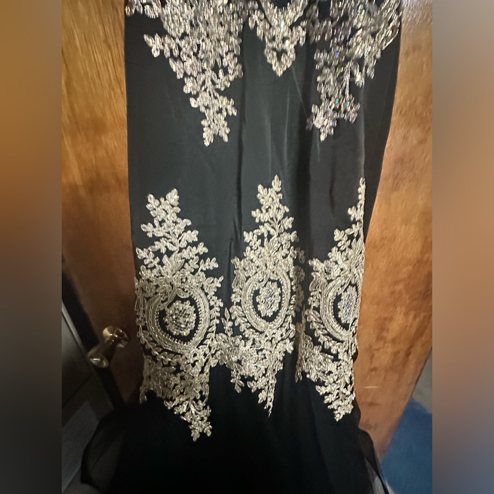 David’s Bridal Night Studio Embroidered Mermaid Gown Size 0 New wt Tags! - Picture 7 of 12